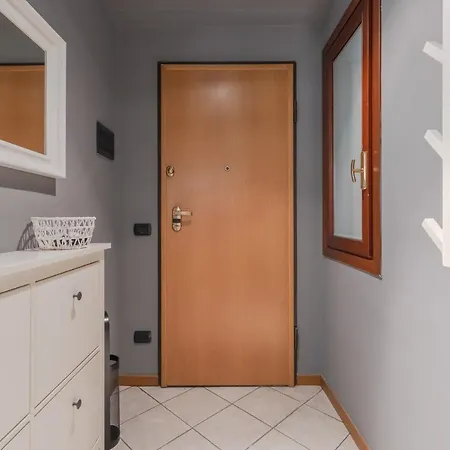 Charme - Parcheggio A 20 Mt - 5 Min Dalla Fiera Di Apartamento